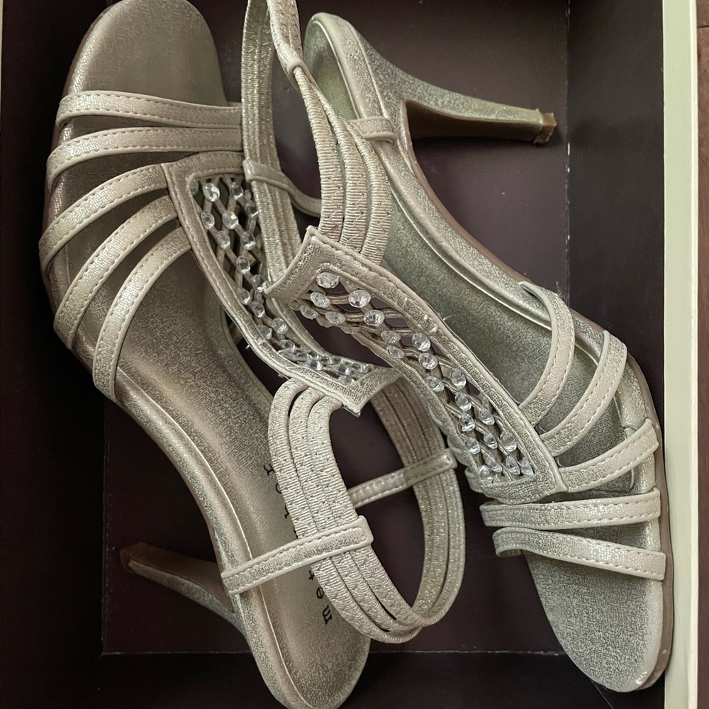 Heels - Picture 3 of 3